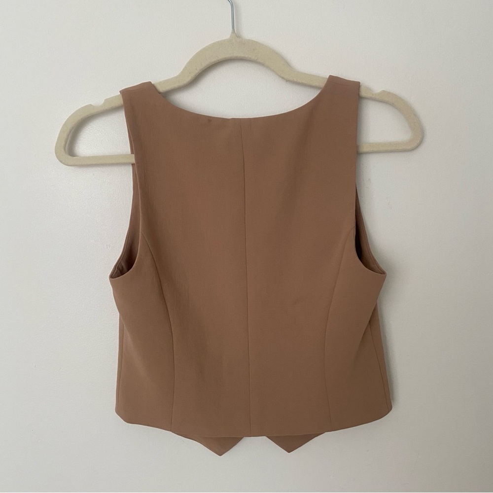 Aritzia Wilfred Rocco Vest Slim-fit Japanese crepe button-up vest Tan size 2 - Picture 6 of 8
